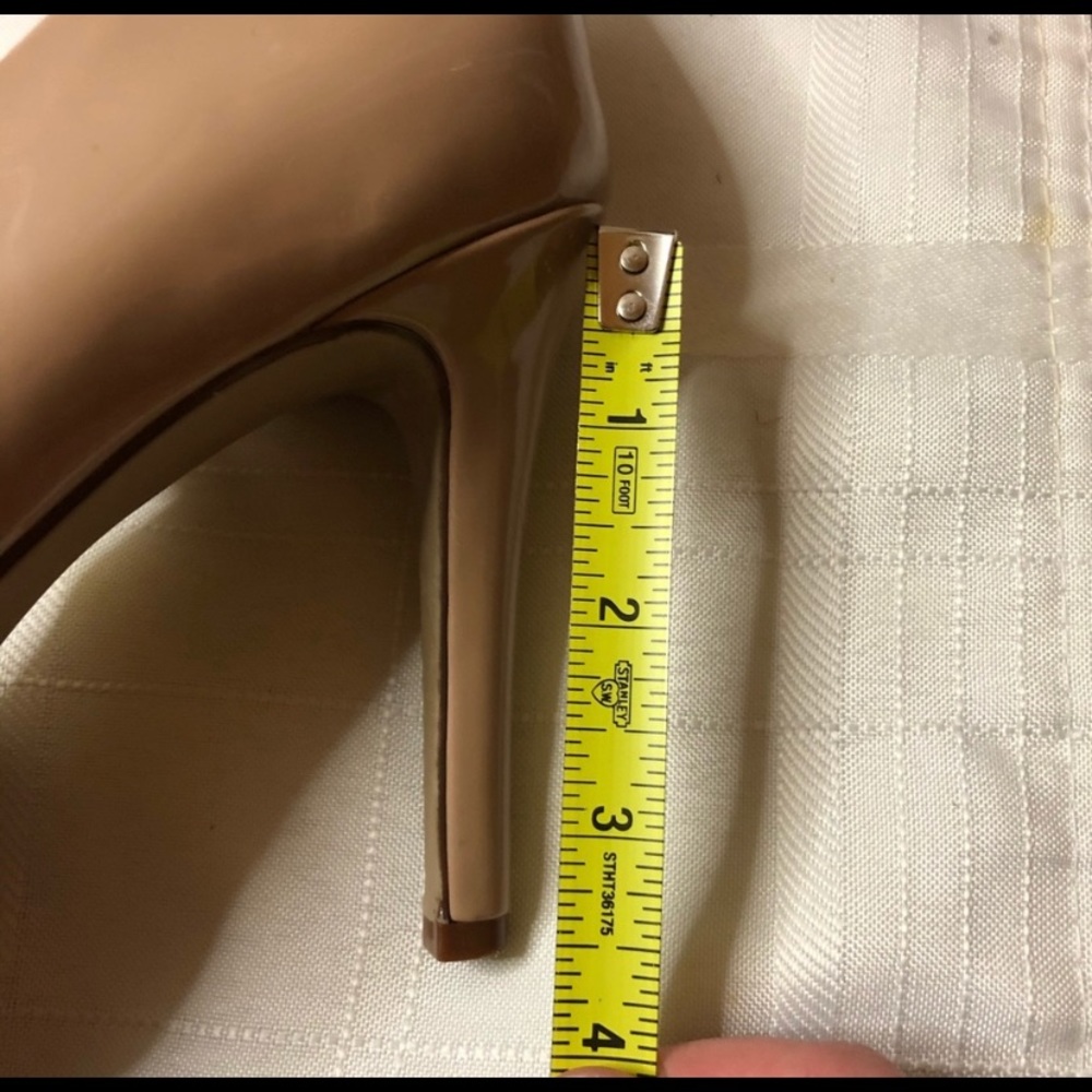 Merona Nude Tan Patent Heels w Pointed Toe Sz 8.5 - Picture 7 of 7